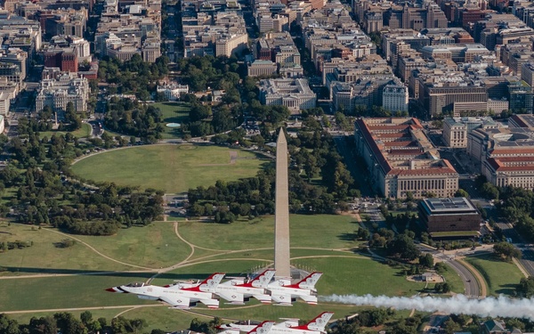 Thunderbirds Perform Photo Chase over Washington D.C.
