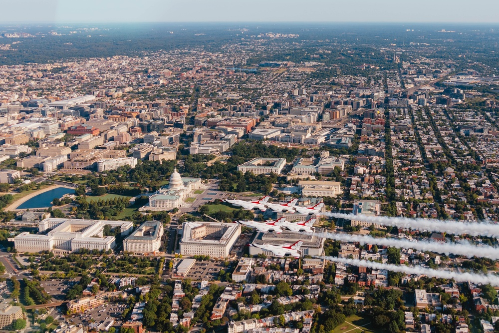 Thunderbirds Perform Photo Chase over Washington D.C.