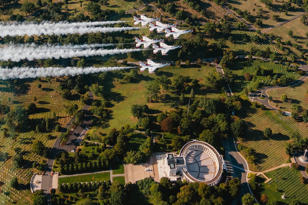 Thunderbirds Perform Photo Chase over Washington D.C.