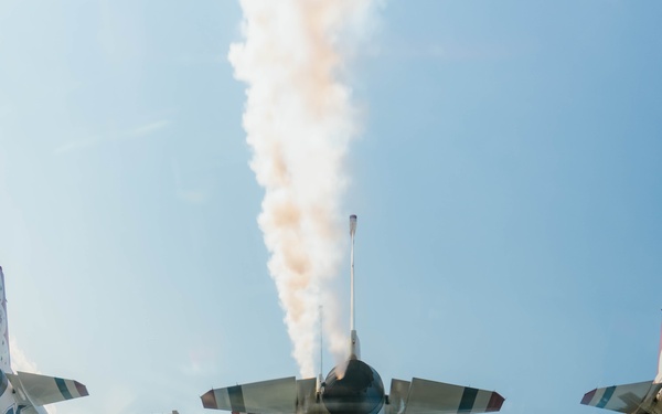 Thunderbirds Perform Photo Chase over Washington D.C.