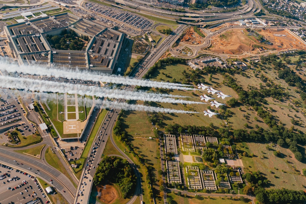 Thunderbirds Perform Photo Chase over Washington D.C.