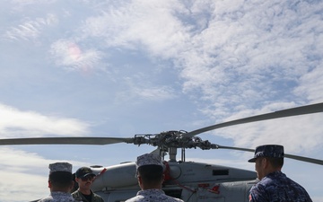 Japan, the Philippines and the U.S. Conduct Maritime Cooperative Activity