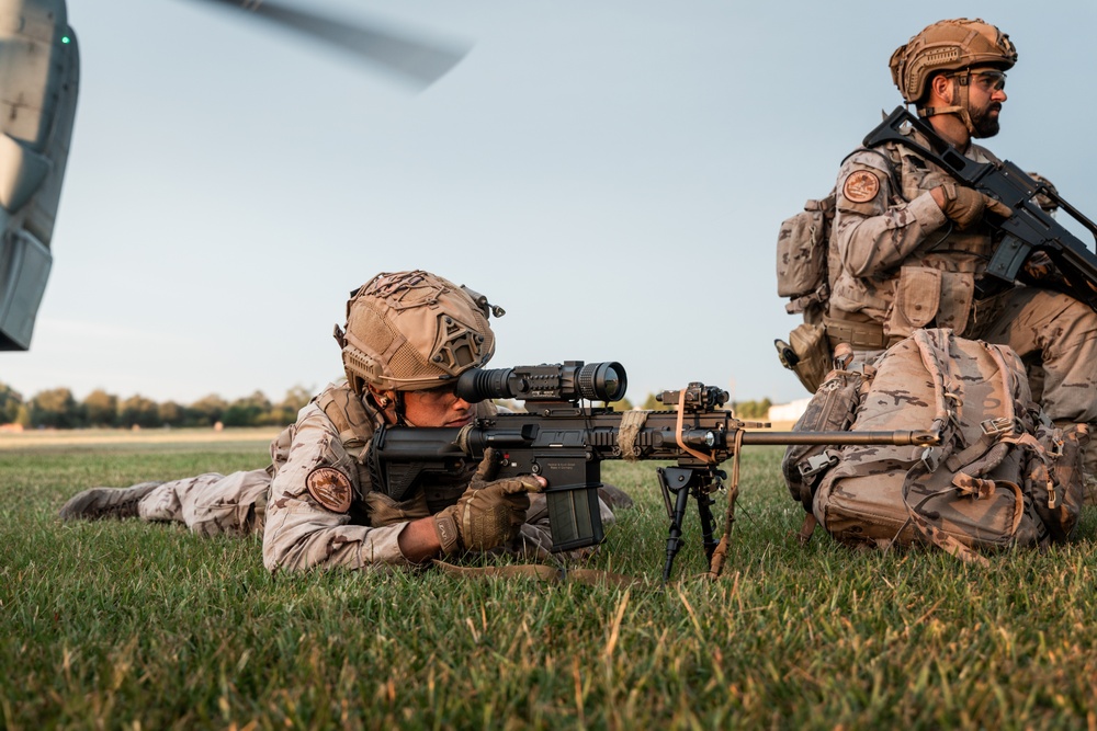 UNITAS 2025: Spanish Marines Conduct Security Drills and Night Raid
