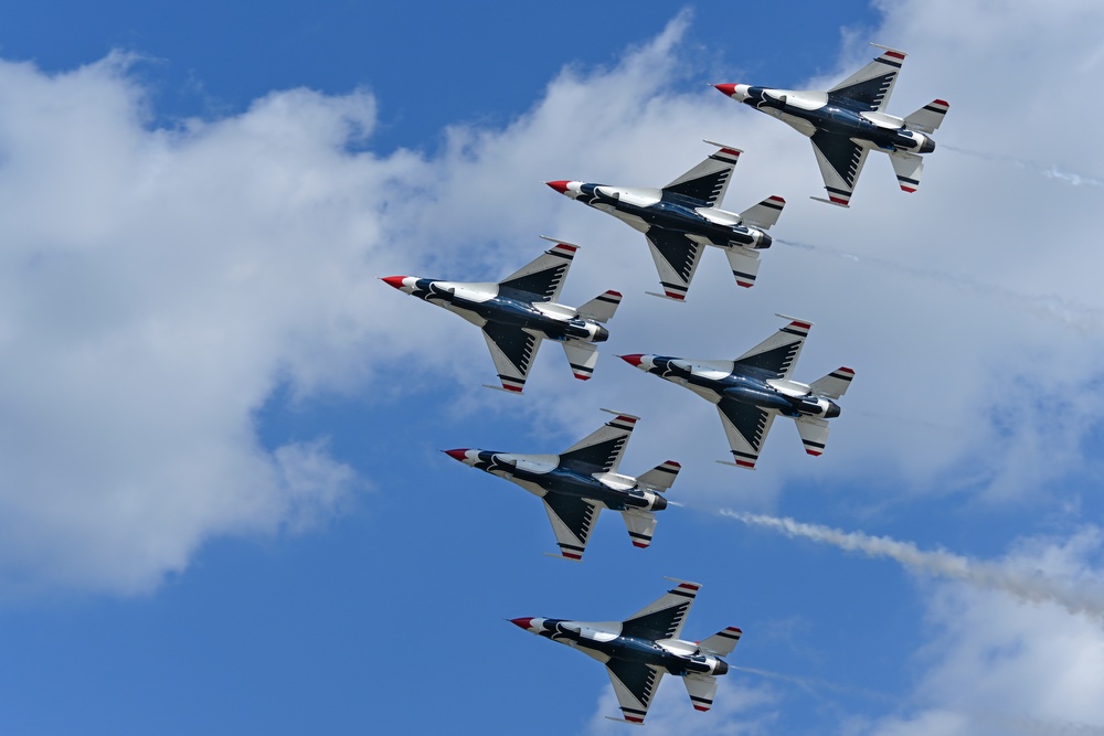 U.S. Air Force Thunderbirds perform at the 2025 Joint Base Andrews Air Show