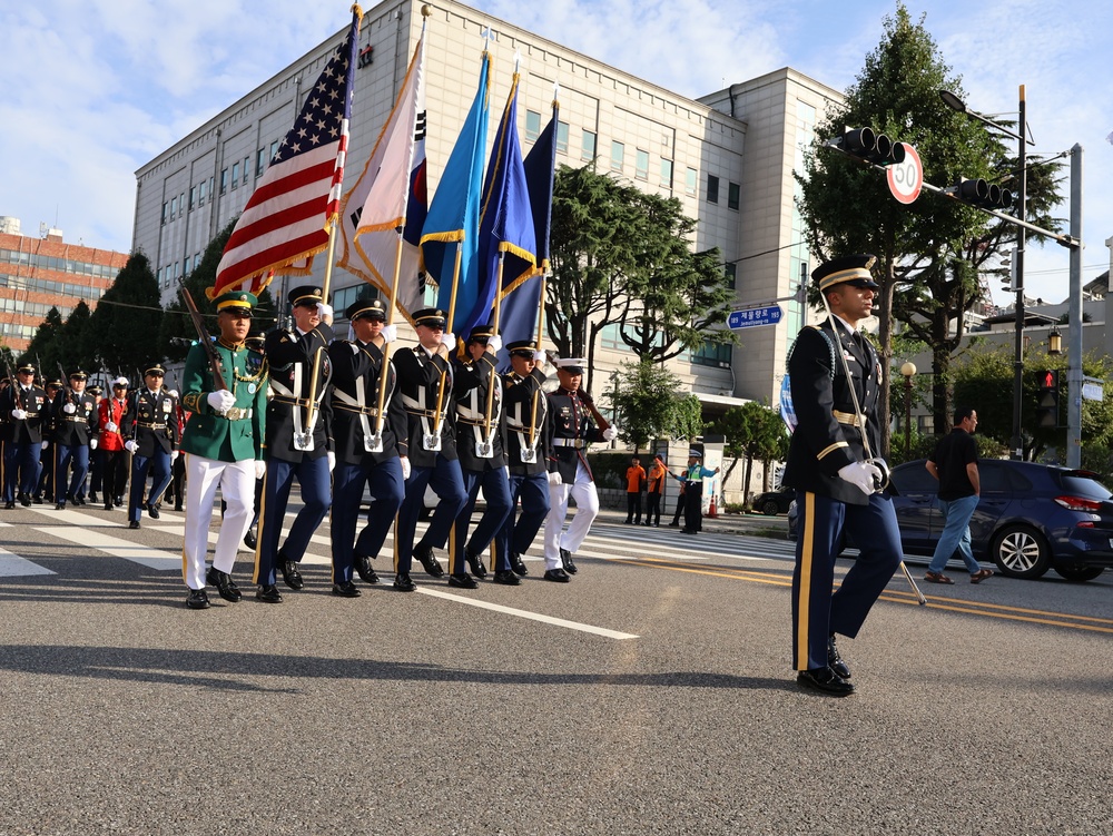 Incheon parade commemorates 75th anniversary of bold landing operation