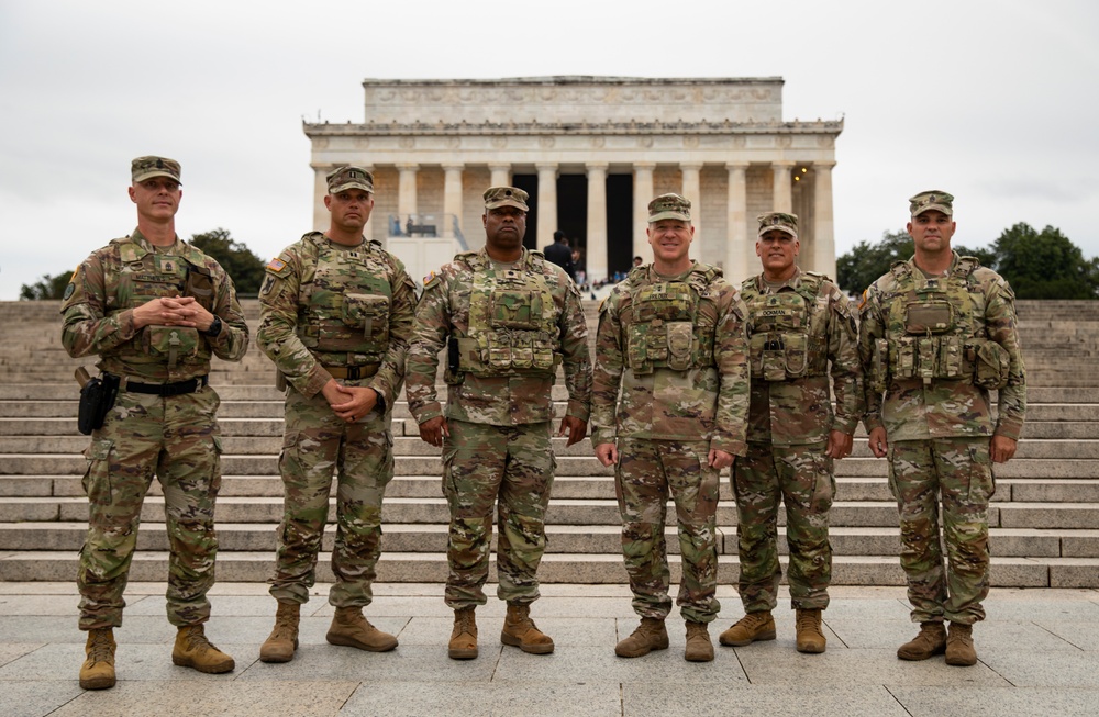 Louisiana and Mississippi National Guard Senior Leadership meet at the National Mall