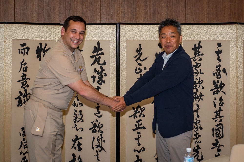 Capt. Leclerc Meets with Yamato Mayor