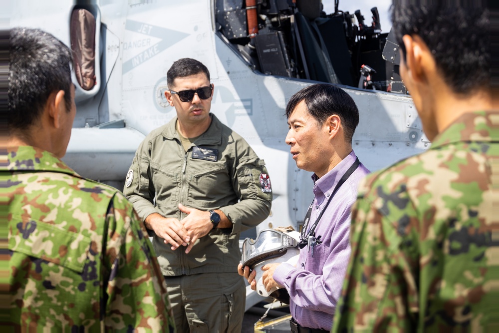U.S. Marines present helicopter static display to Japan Ground Self-Defense Force