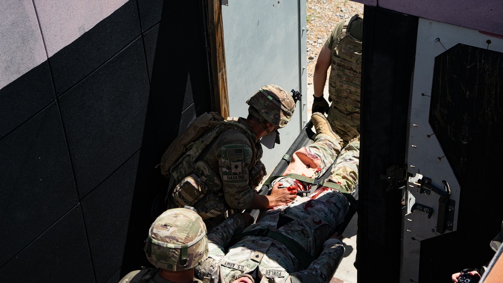 704th Brigade Support Battalion trains on medical procedures in New Mexico