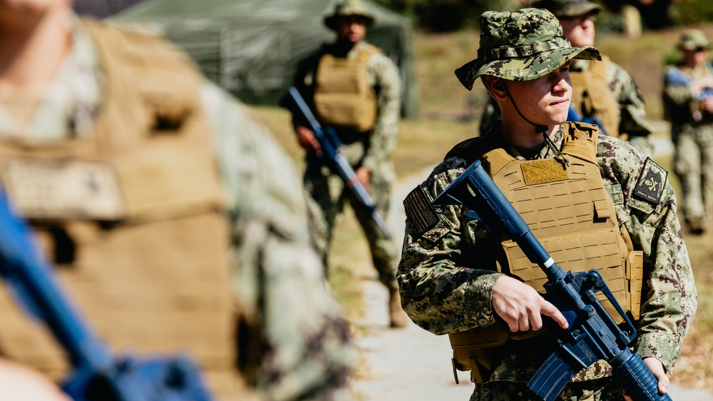 NMCB-3 Seabees Participate in Patrol Formations and Tactics Training