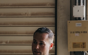 U.S. Army Cpt. Jeremy Dolder briefs his soldiers