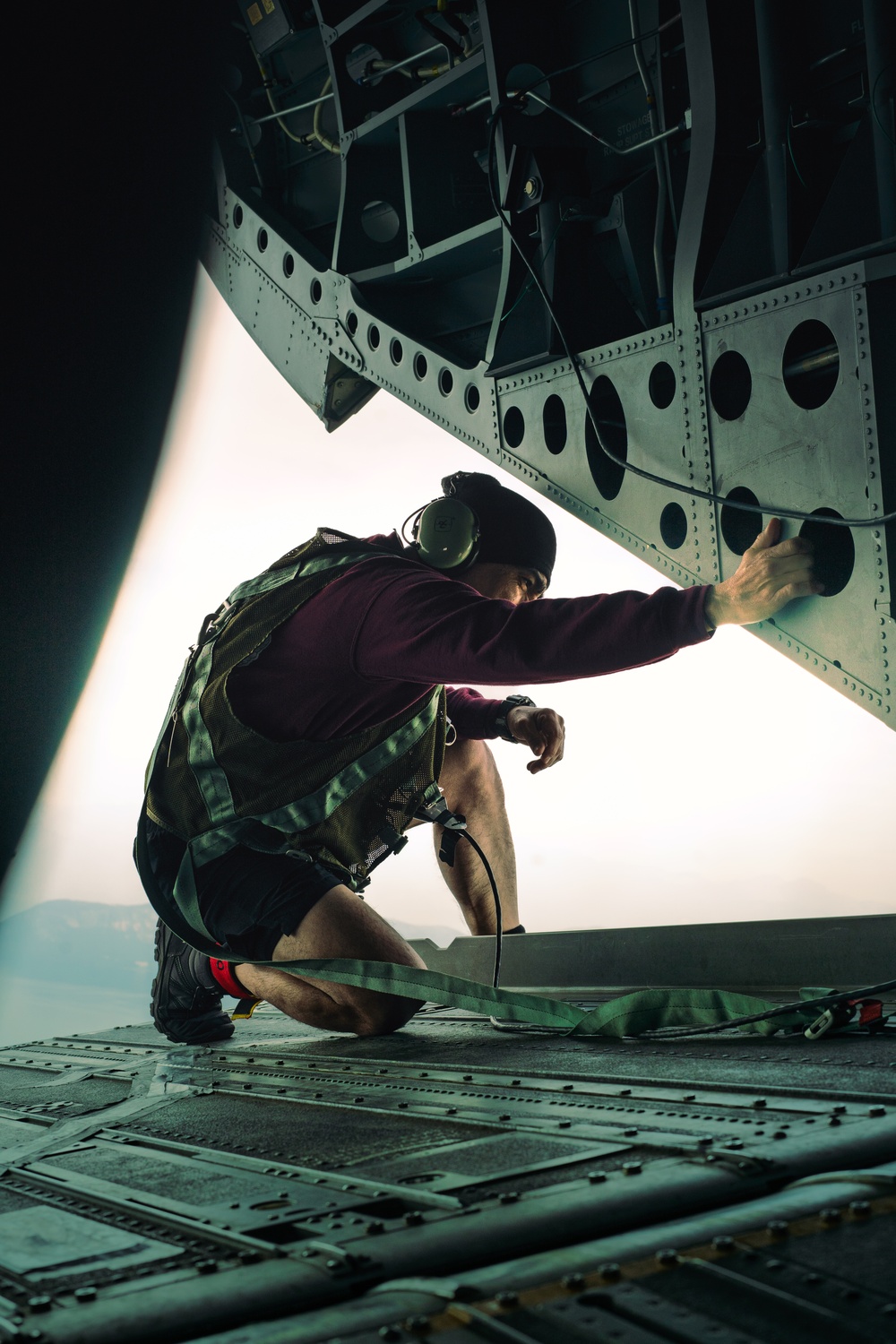 Sky Soldiers conduct airborne operations from CH-47 Chinook in Vicenza