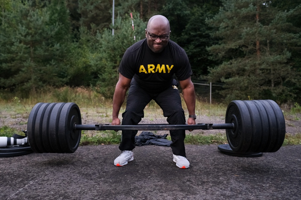 U.S. Army Reserve Soldiers conduct fitness test in Germany