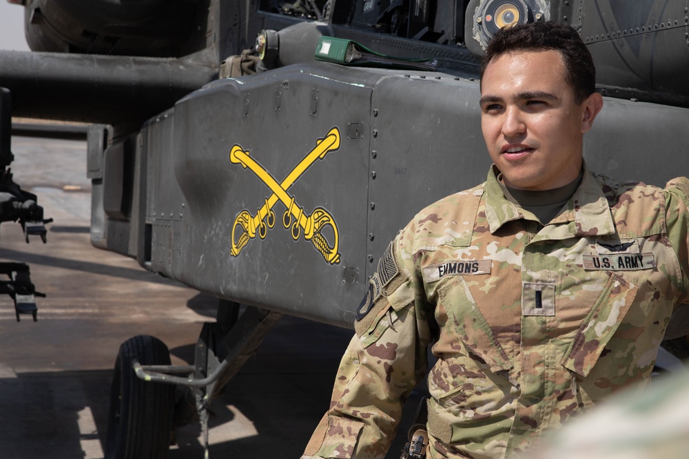 101st CAB demonstrates the workings of the Apache helicopter to JOCAT-N