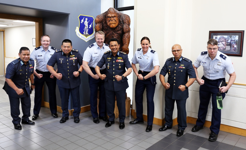Royal Malaysian Air Force Deputy Chief visits Washington