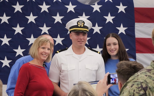 Navy Supply Corps School Graduates Next Wave of Supply Leaders