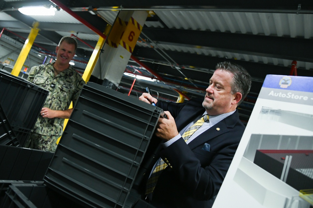 DLA Vice Director visits DLA Distribution headquarters, receives updates on modernization, strategic initiatives