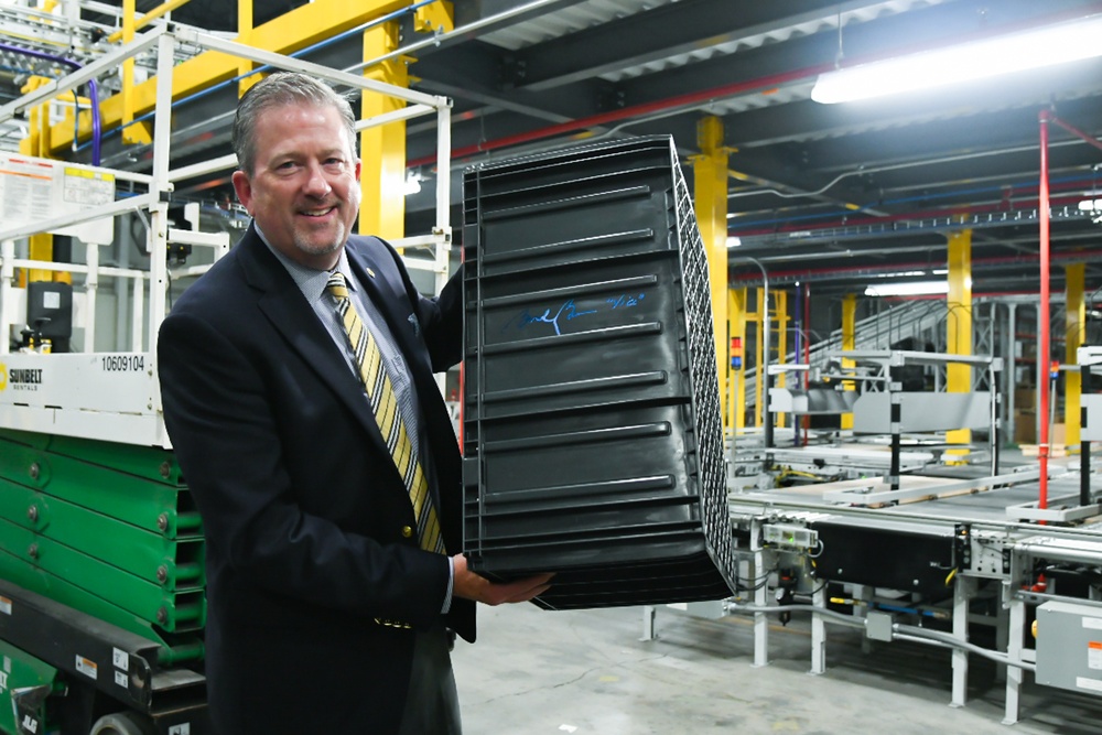 DLA Vice Director visits DLA Distribution headquarters, receives updates on modernization, strategic initiatives