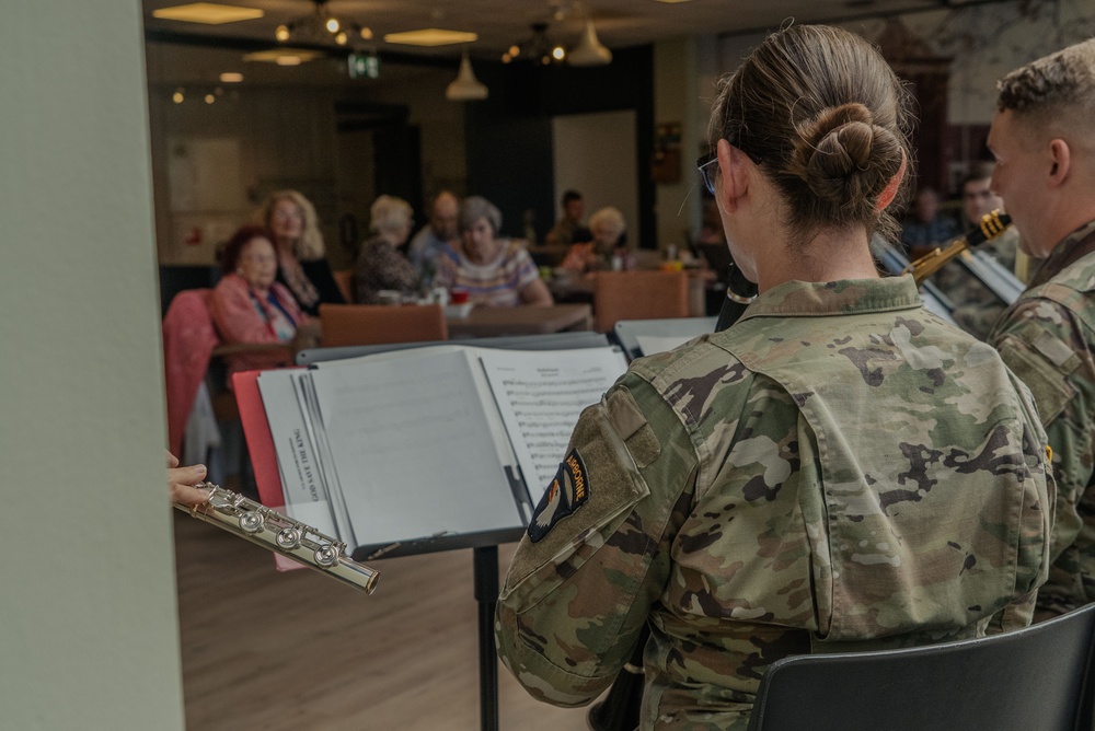 101st Airborne Division (Air Assault) Soldiers Visit Two Schools and an Elderly Home in Erp, Eerde and Veghel as Part of Operation Market Garden 81 Commemorations
