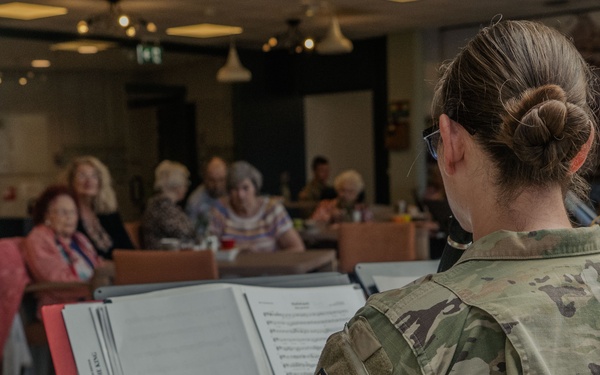 101st Airborne Division (Air Assault) Soldiers Visit Two Schools and an Elderly Home in Erp, Eerde and Veghel as Part of Operation Market Garden 81 Commemorations