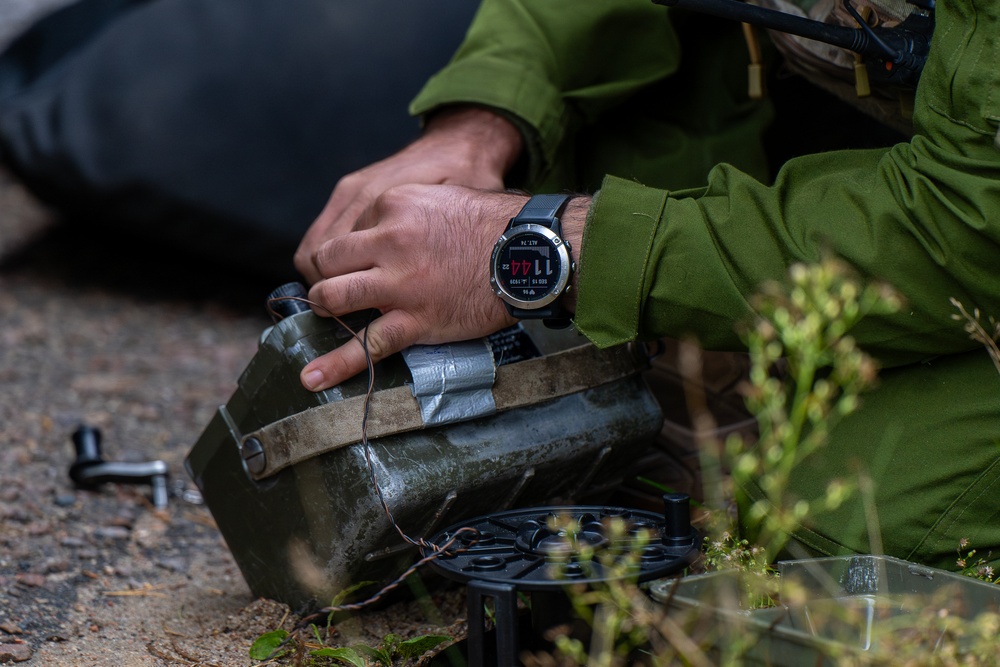 Portuguese Army Soldiers Conduct Improvised Explosive Device Training During Engineer Thunder 2025