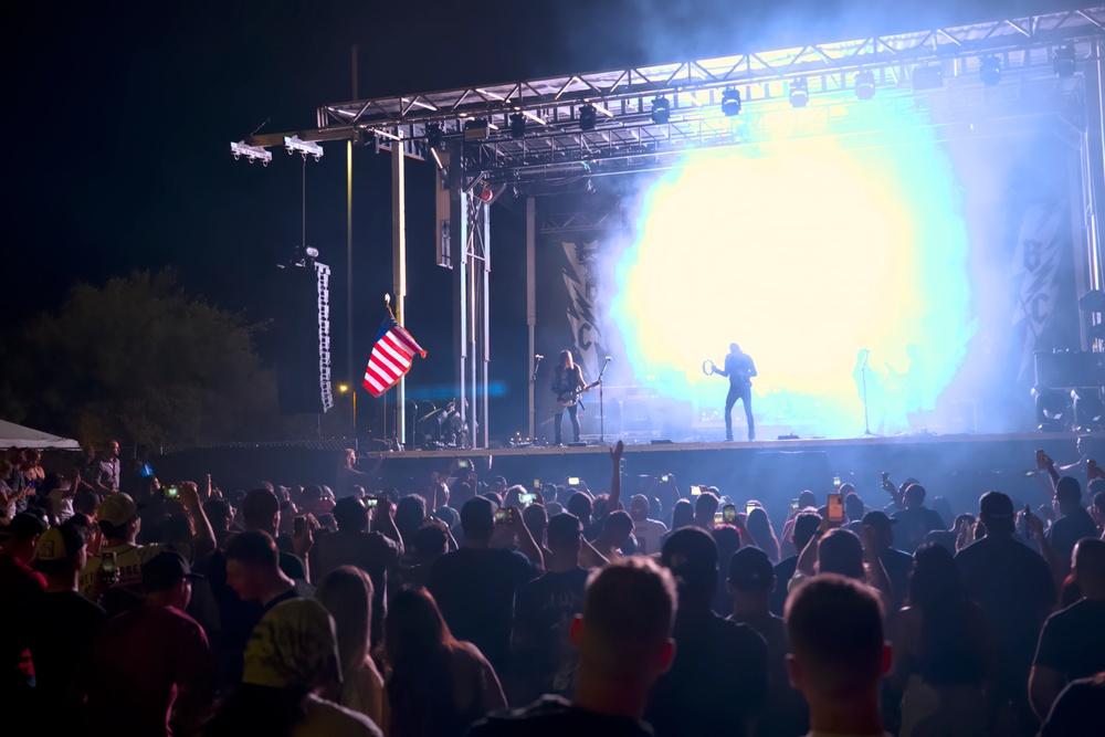 Fort Bliss Soldiers, families enjoy on-post concert