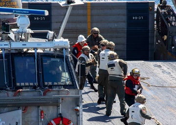Makin Island Conducts LCAC Recovery Drill