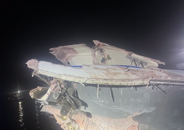 Coast Guard rescues 7 near Fort Myers Beach