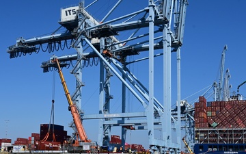 Unified Command continues to recover the fallen containers at the Port of Long Beach
