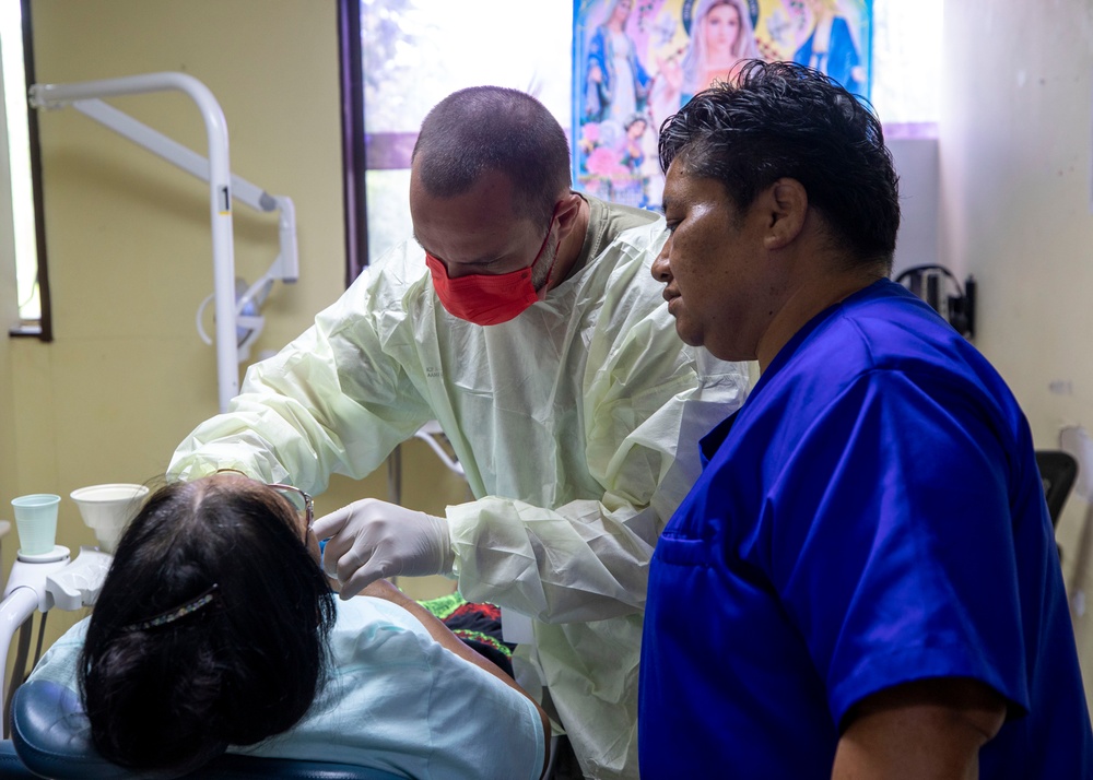 Pacific Partnership 2025 Multinational Servicemembers Work Side by Side with Local Dentists in Pohnpei September 2025