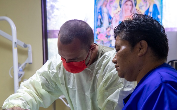 Pacific Partnership 2025 Multinational Servicemembers Work Side by Side with Local Dentists in Pohnpei September 2025