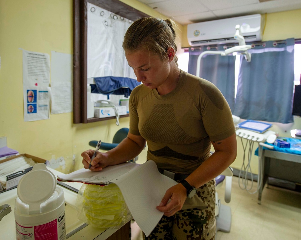 Pacific Partnership 2025 Multinational Servicemembers Work Side by Side with Local Dentists in Pohnpei September 2025