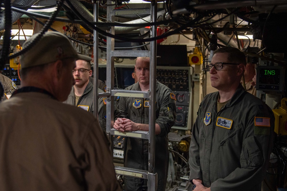 315 Weapons Squadron tours USS Alabama