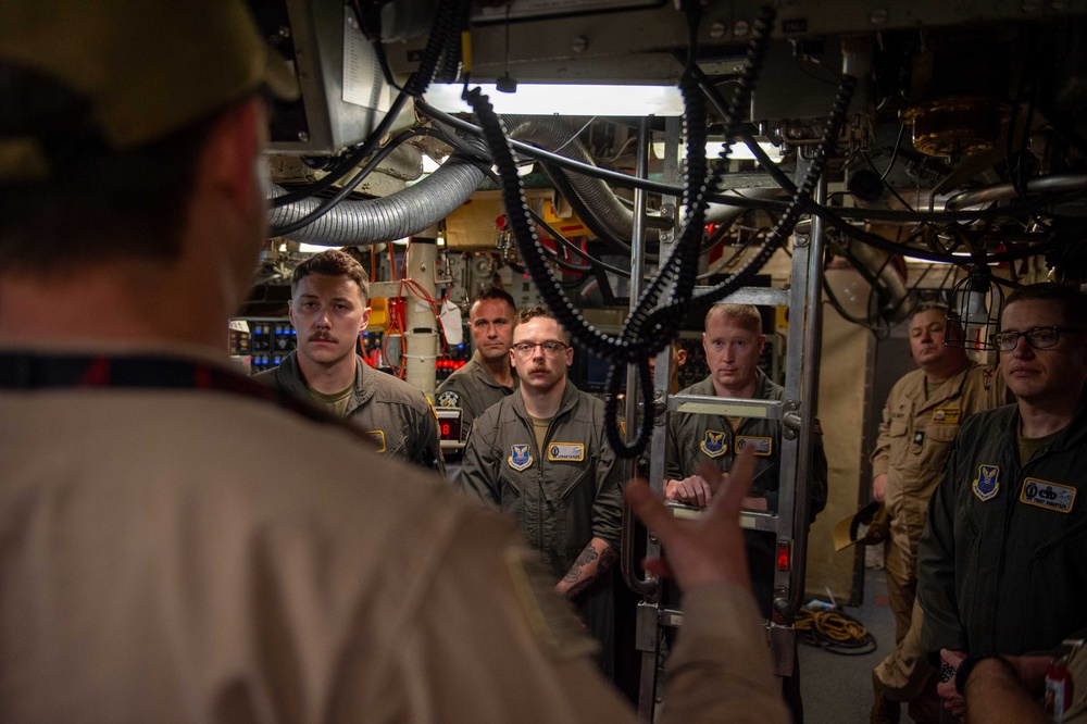 315 Weapons Squadron tours USS Alabama