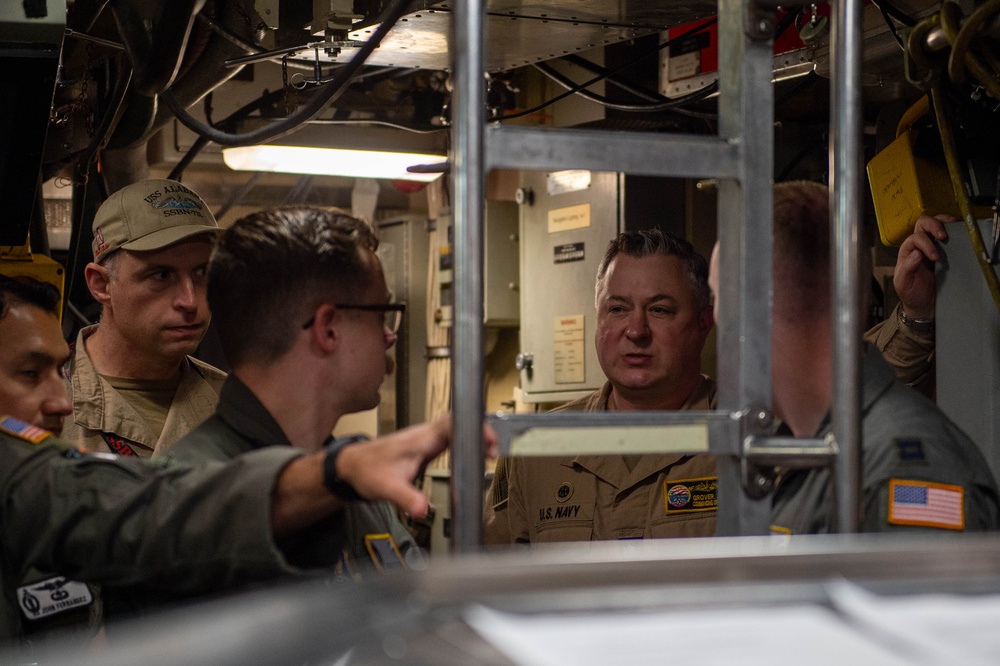 315 Weapons Squadron tours USS Alabama