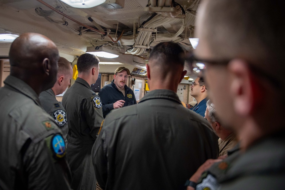 315 Weapons Squadron tours USS Alabama