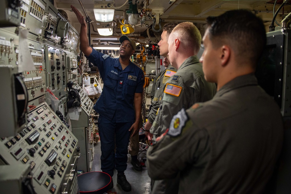 315 Weapons Squadron tours USS Alabama