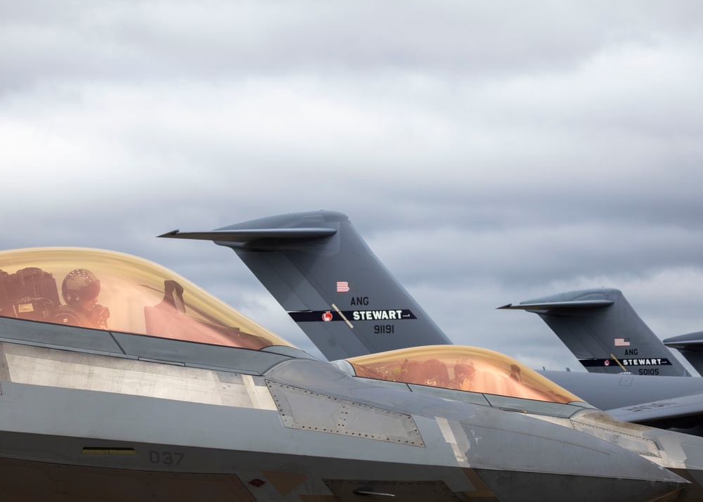 F-22 Demonstration Team Arrives for New York Air Show