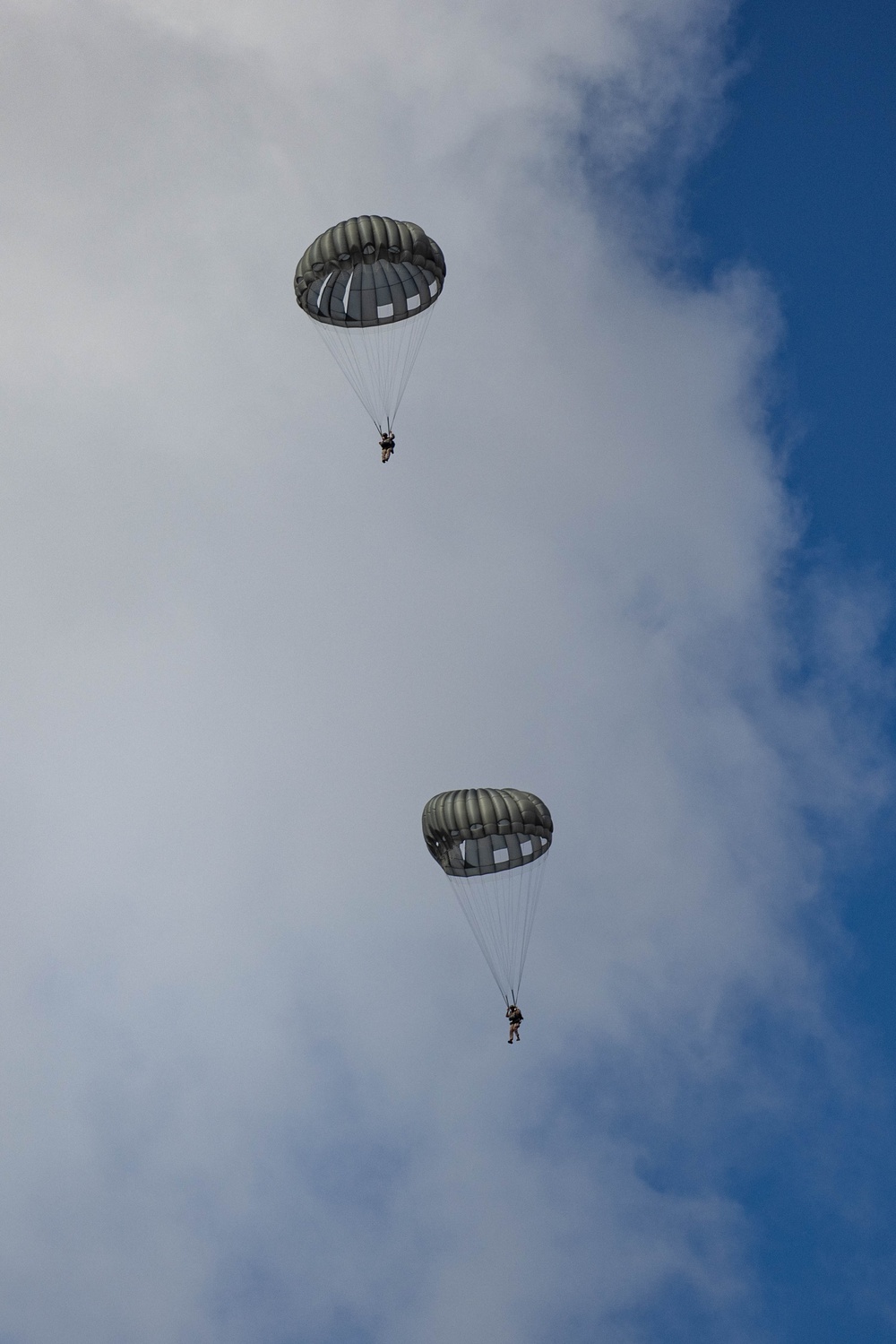 1st DSB Marines execute Parachute Operations