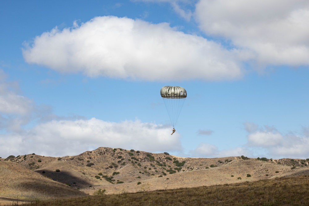 1st DSB Marines execute Parachute Operations
