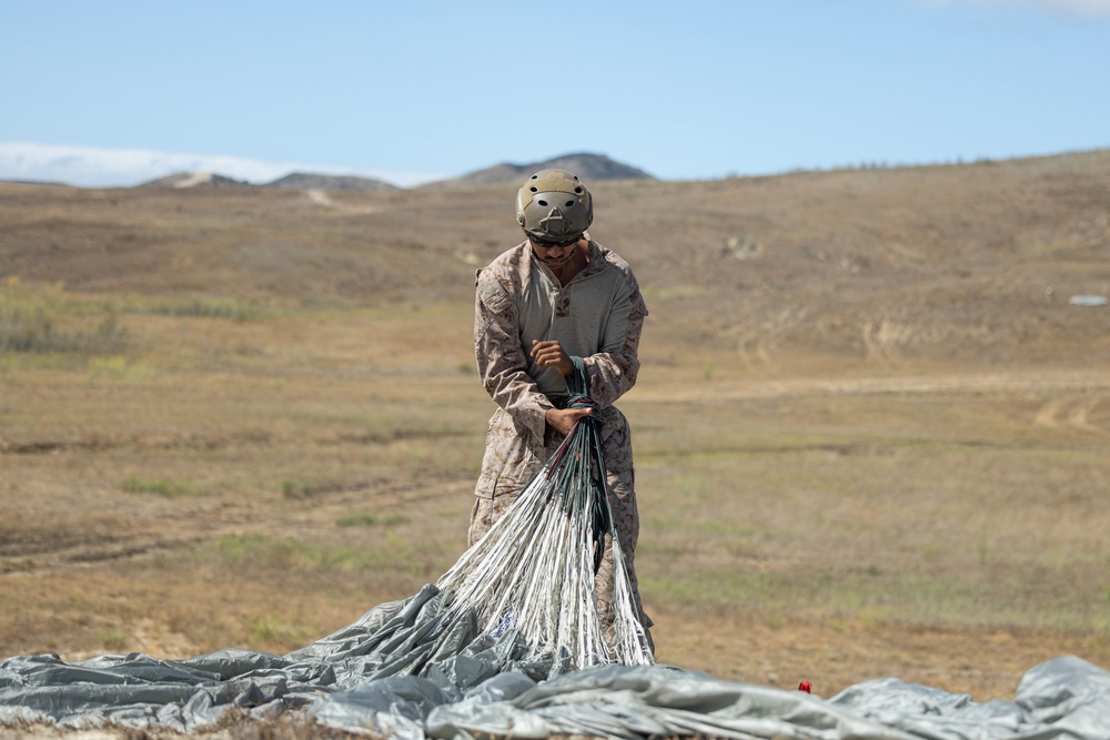 1st DSB Marines execute Parachute Operations