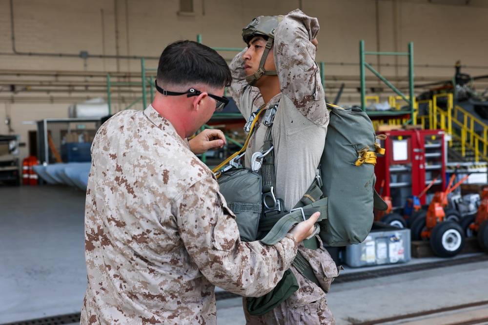 1st DSB Marines Execute Parachute Operations