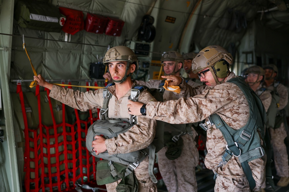 1st DSB Marines Execute Parachute Operations