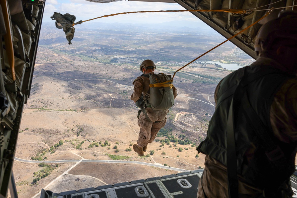 1st DSB Marines Execute Parachute Operations