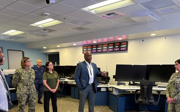 New DHN Pacific Rim Deputy Director Tours Virtual Medical Operations Center at NMCSD