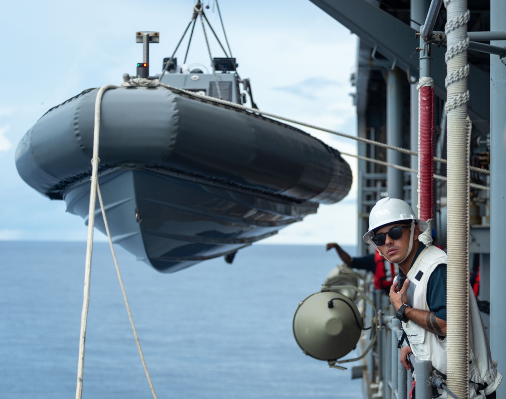 USS Blue Ridge Conducts Man Overboard Retrieval Drill
