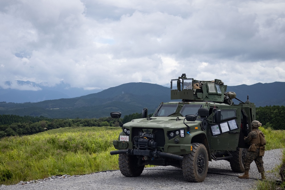 RD25 | U.S. Marines and Japan Ground Self-Defense Force Participate in a Bilateral Live-Fire Range