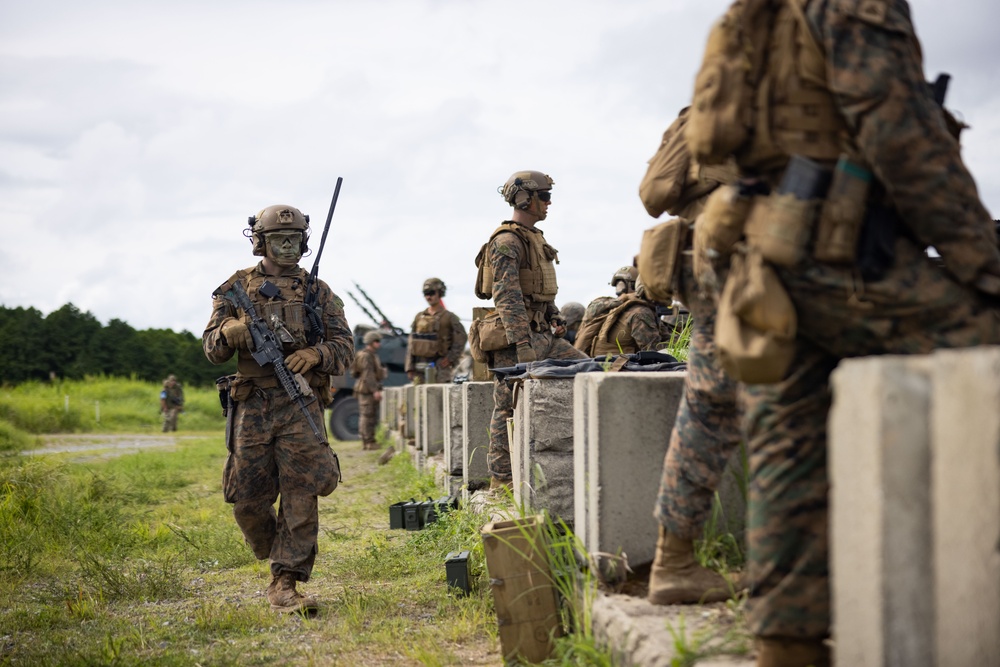 RD25 | U.S. Marines and Japan Ground Self-Defense Force Participate in a Bilateral Live-Fire Range