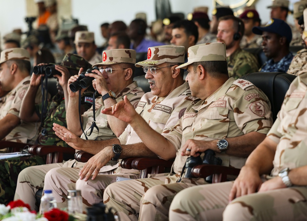 Egyptian armed forces close out BRIGHT STAR 25 with amphibious operations demonstration