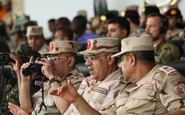Egyptian armed forces close out BRIGHT STAR 25 with amphibious operations demonstration